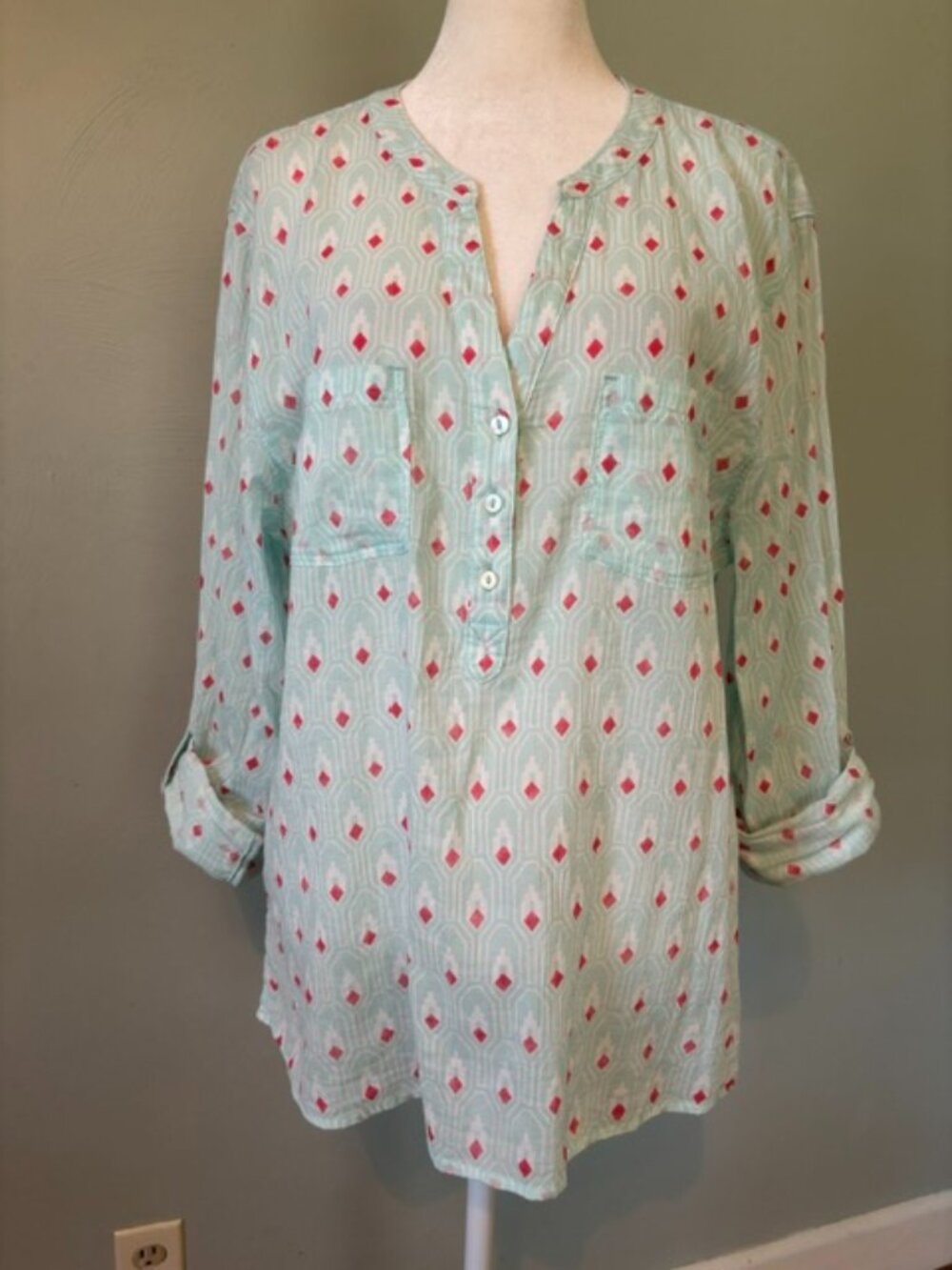 Carve Designs Dylan Gauze Henley Button Shirt in Mint Green w/Pink Diamond Large